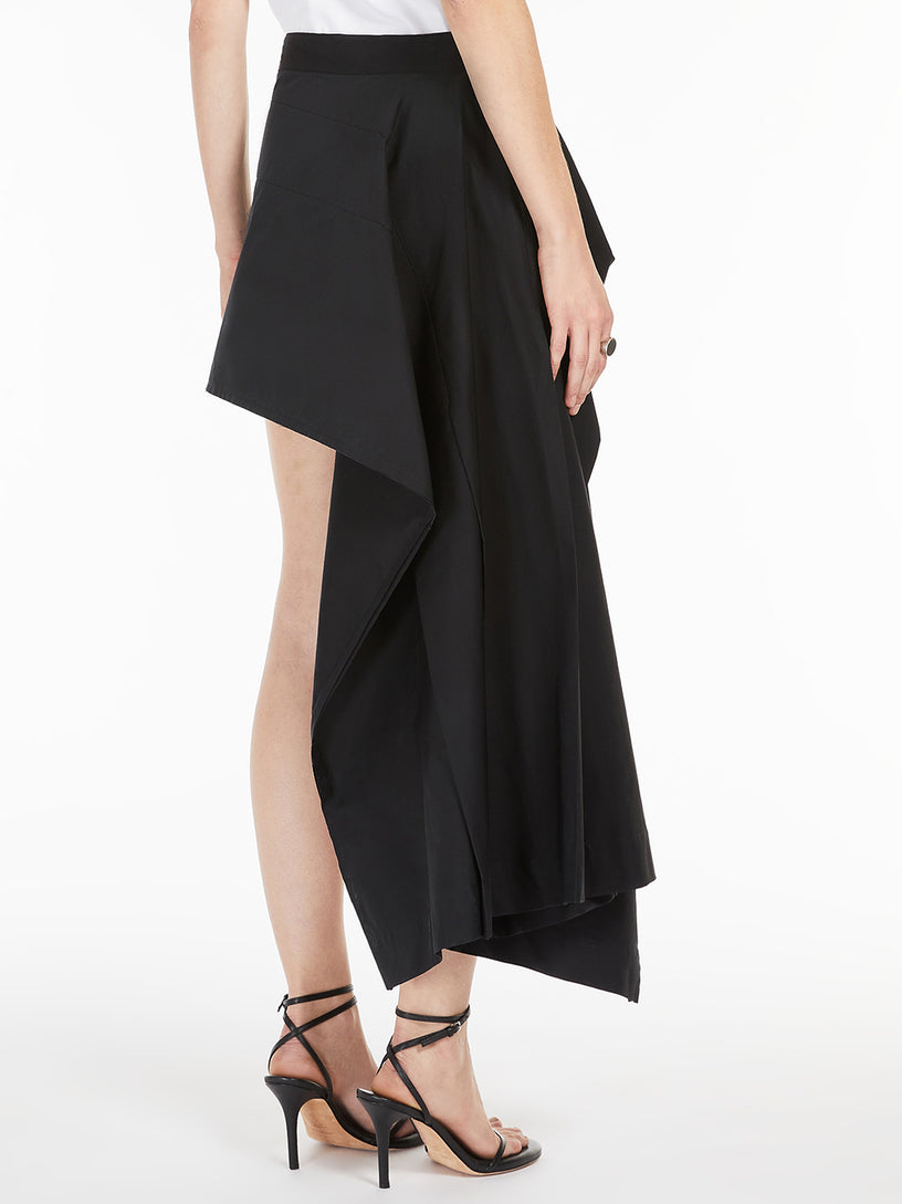 Short asymmetric skirt
