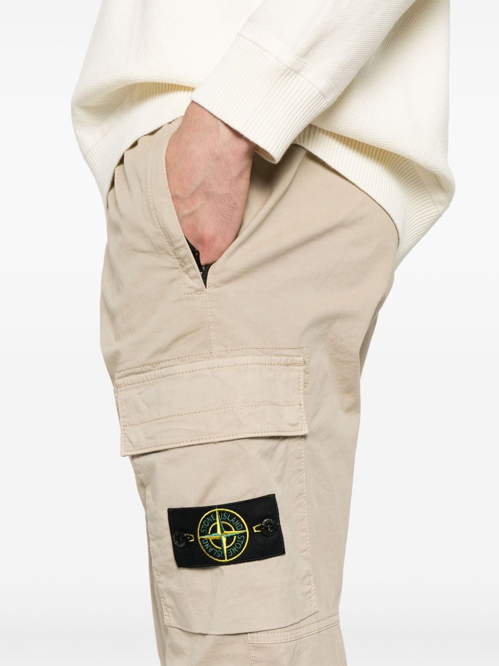 Jogger cargo trousers with tapered leg