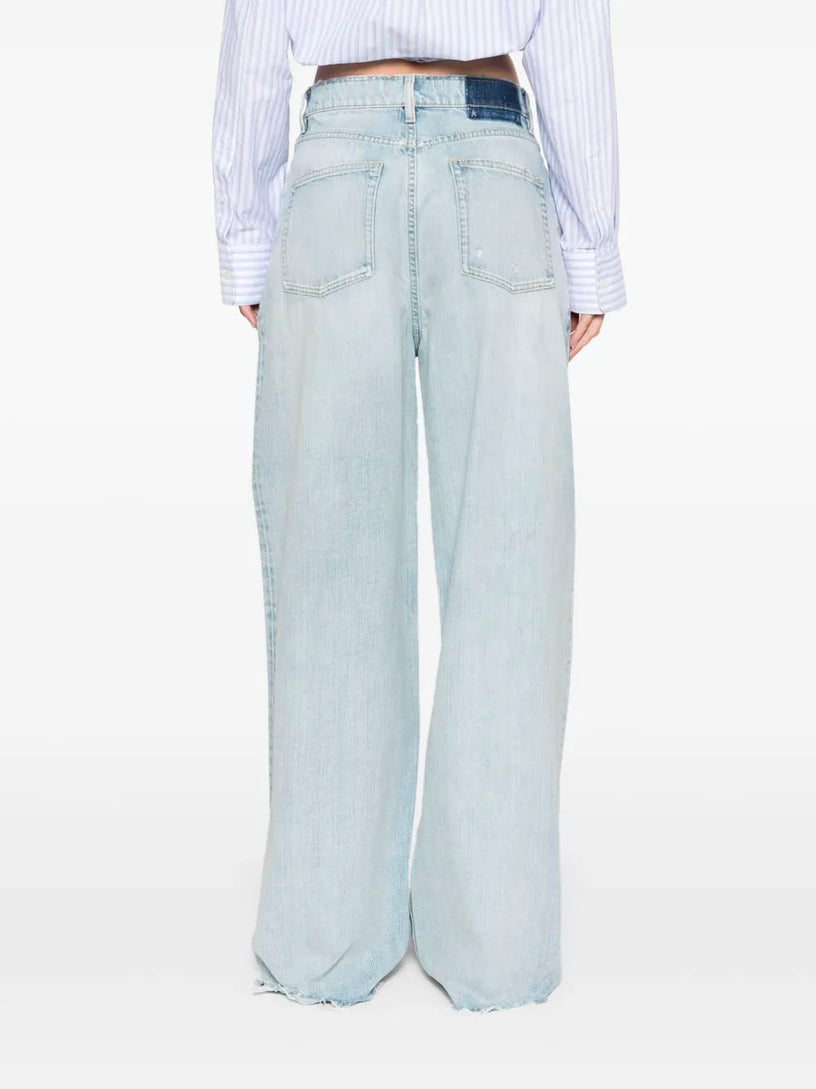Pants in lived-in effect denim
