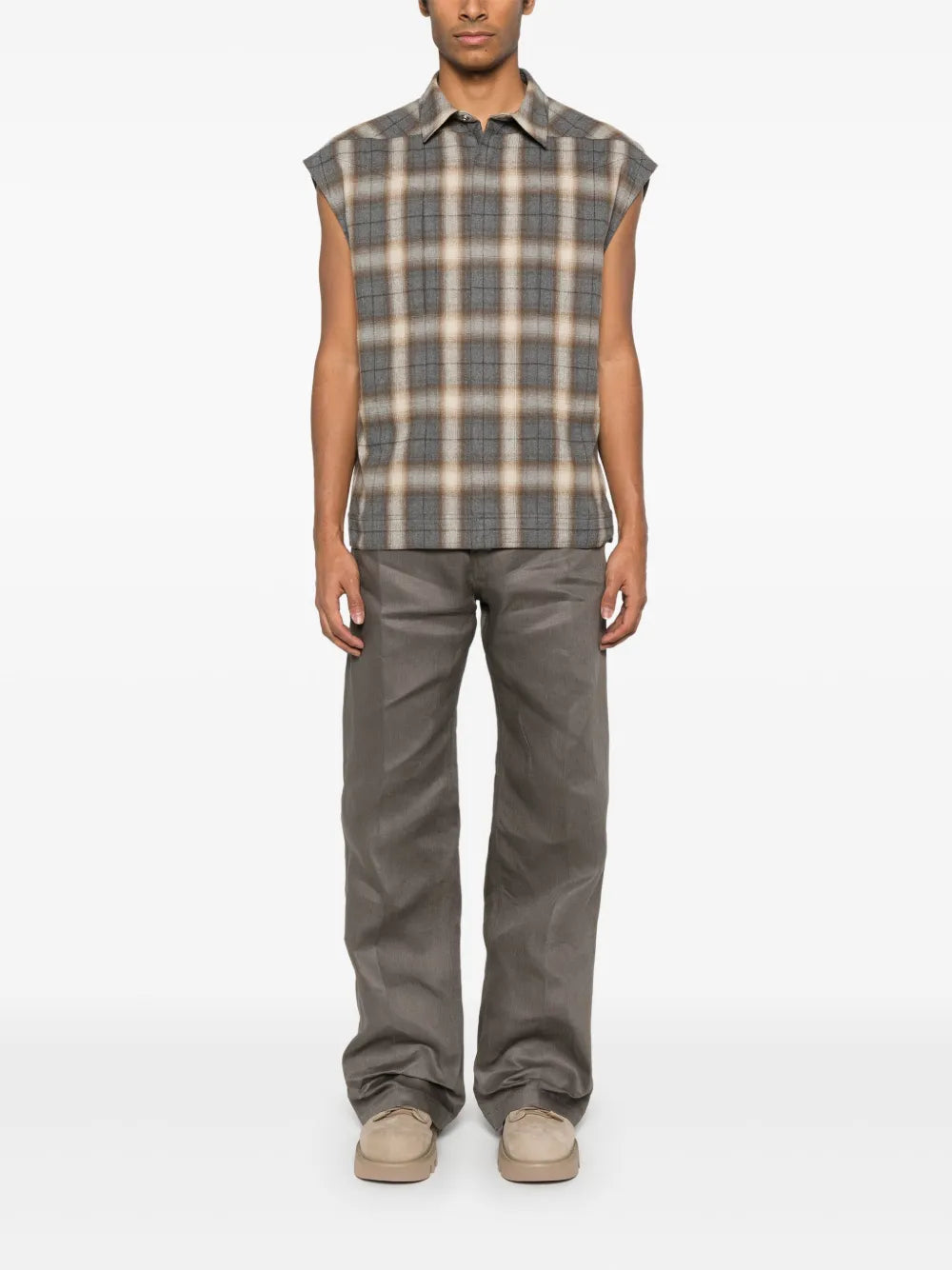 Sleeveless jumbo outershirt