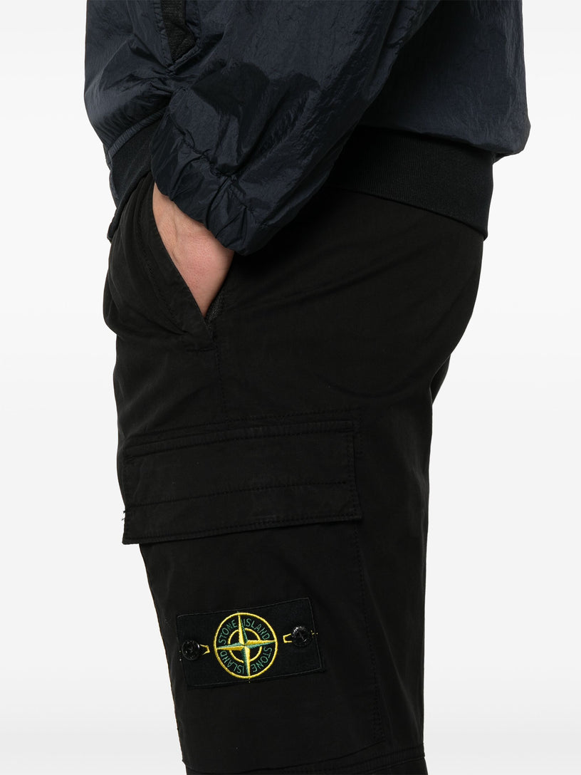 Jogger cargo trousers with tapered leg