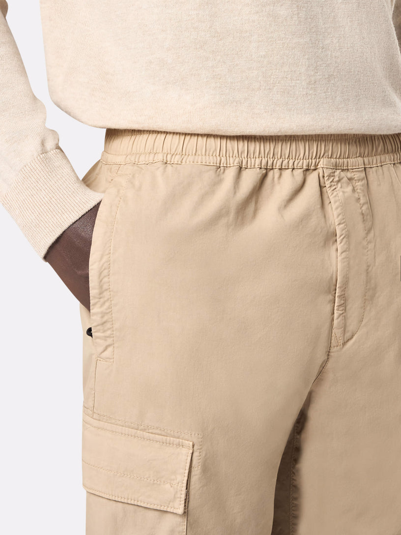 Jogger cargo trousers with tapered leg
