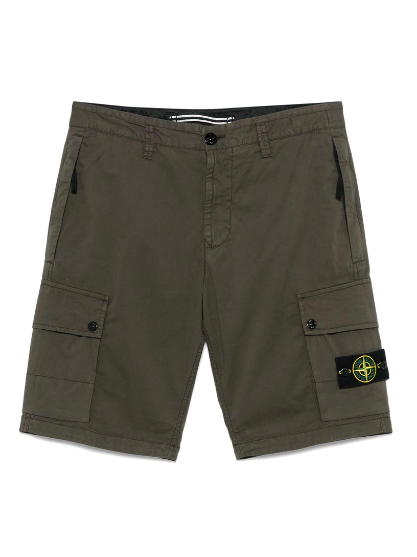 Bermuda shorts with badge
