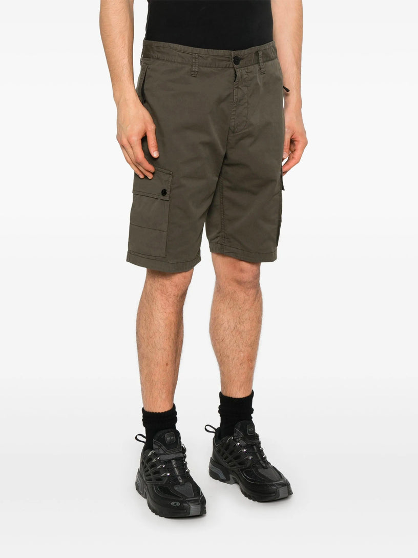 Bermuda shorts with badge