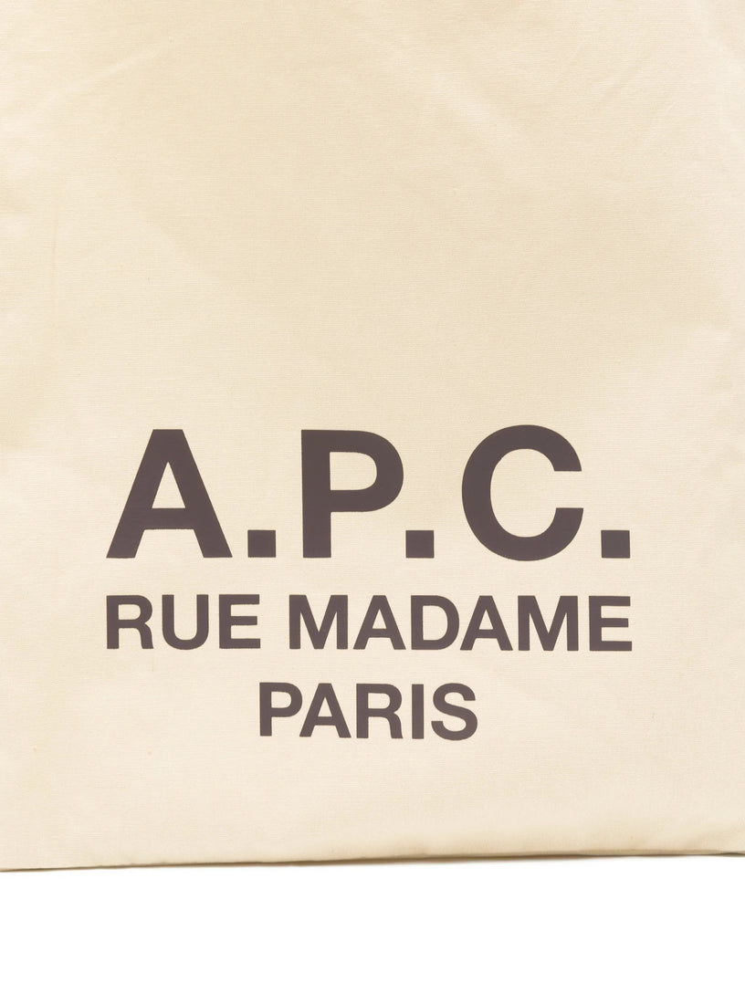 Lou rue Madame t tote