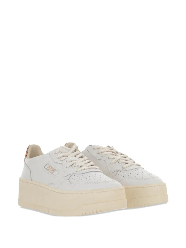 Sneakers Medalist platform