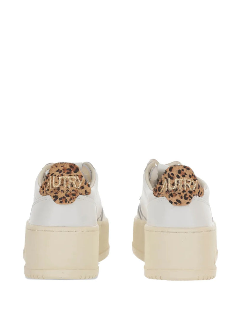Sneakers Medalist platform