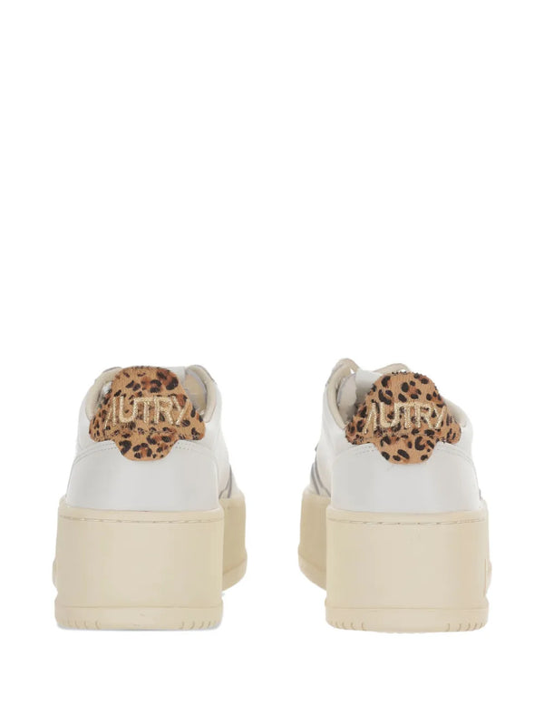 Sneakers Medalist platform