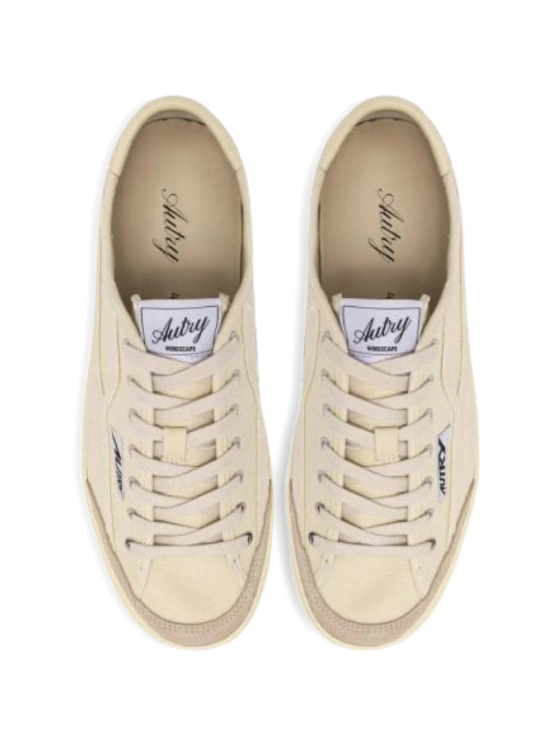 Sneakers windscape low in canvas