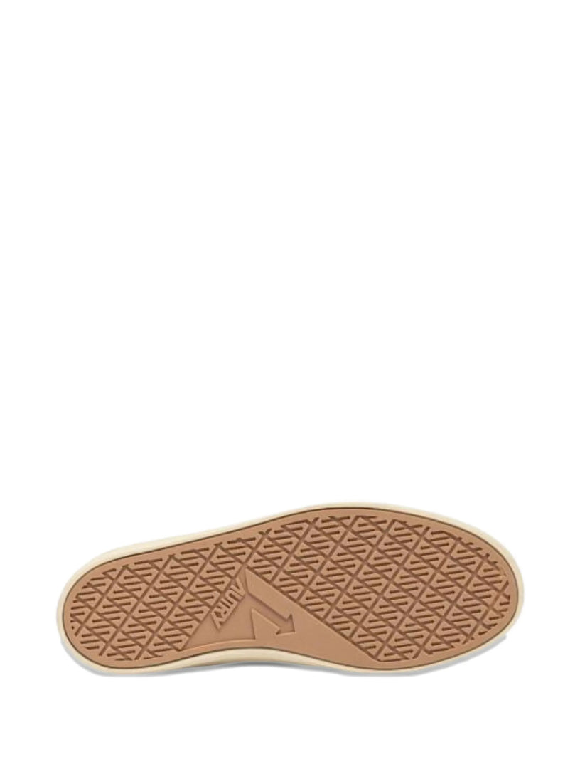 Sneakers windscape low in canvas