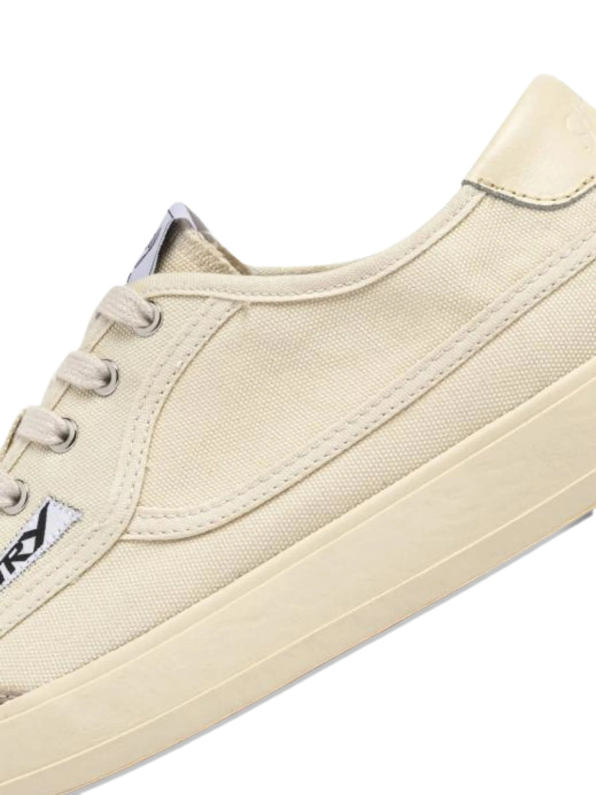 Sneakers windscape low in canvas