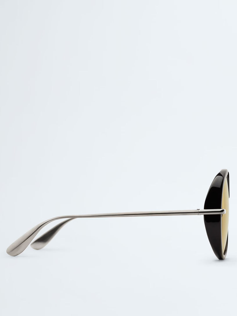 Classic aviator sunglasses