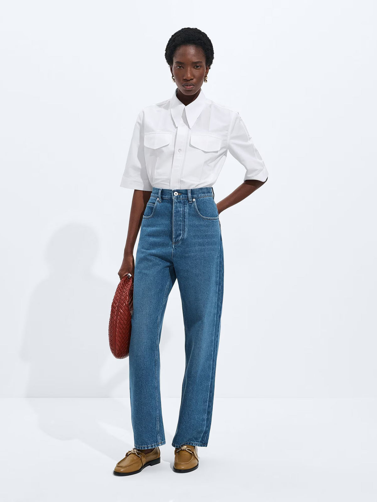 Jeans a gamba ampia con lavaggio medio indaco