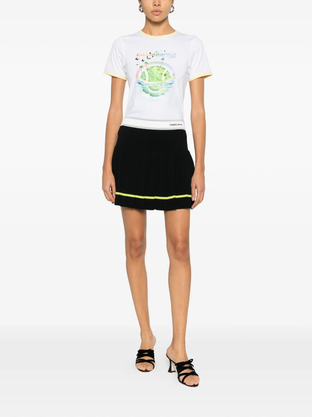 Pleated short skirt
