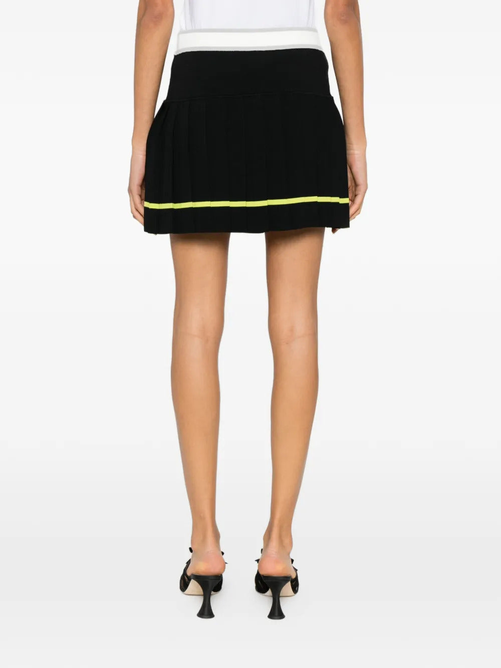 Pleated short skirt