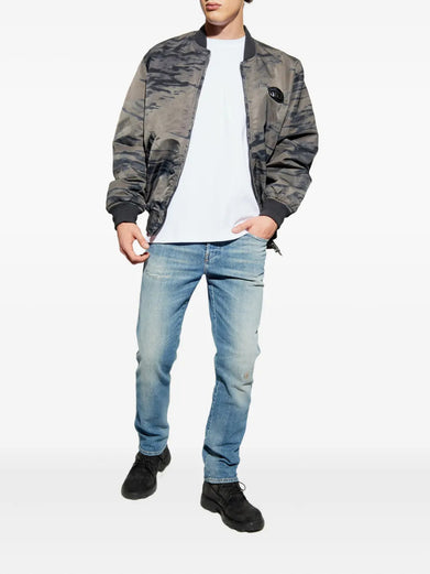 Adjust Met logo T-shirt