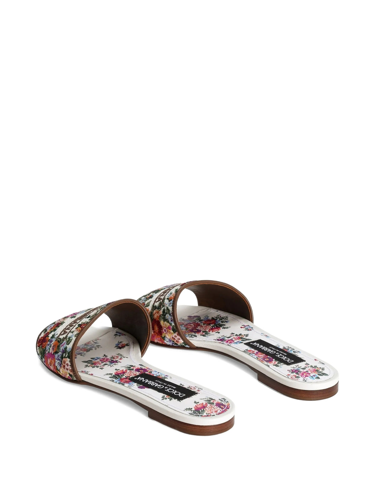 Flat slippers with embroidery