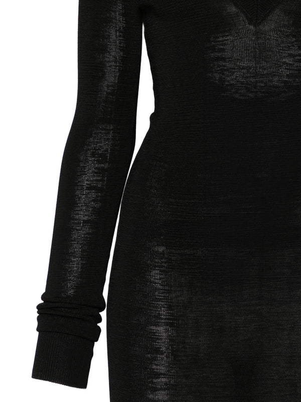 Abito midi a maniche lunghe con scollo a V