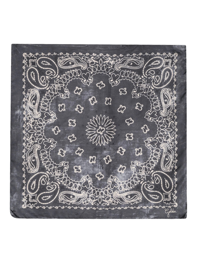 Scarf with paisley pattern