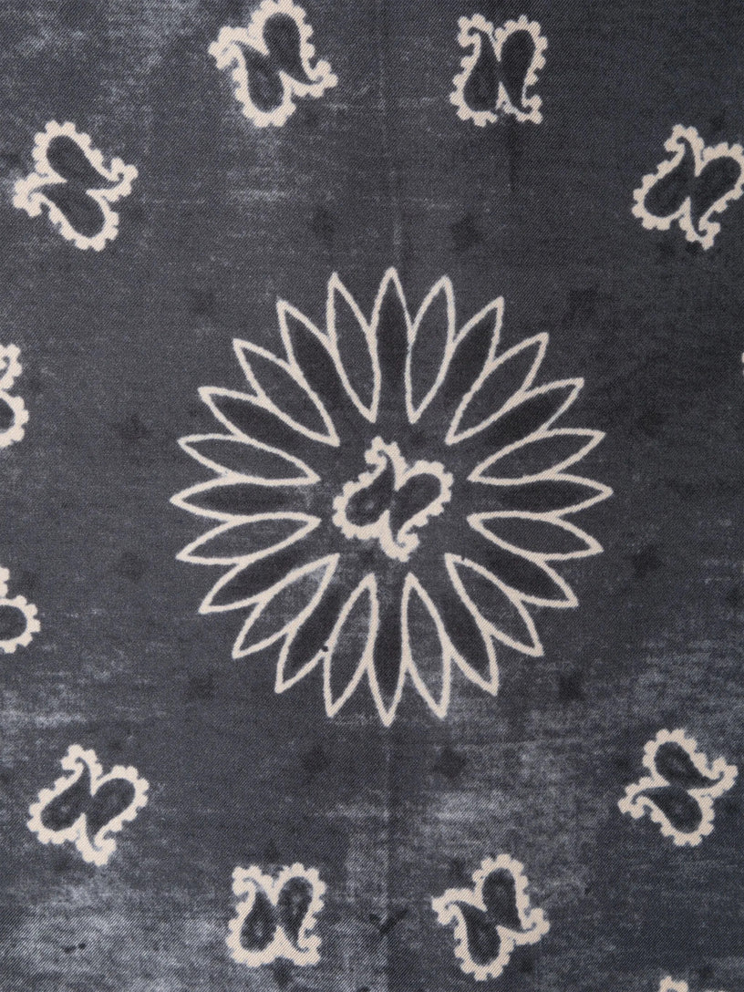 Scarf with paisley pattern