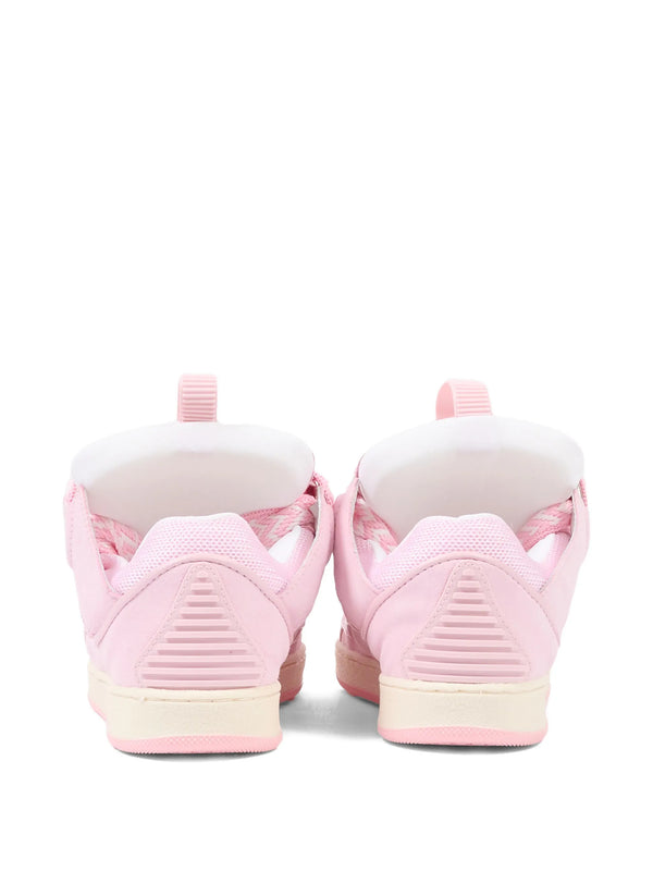 Sneakers Curb