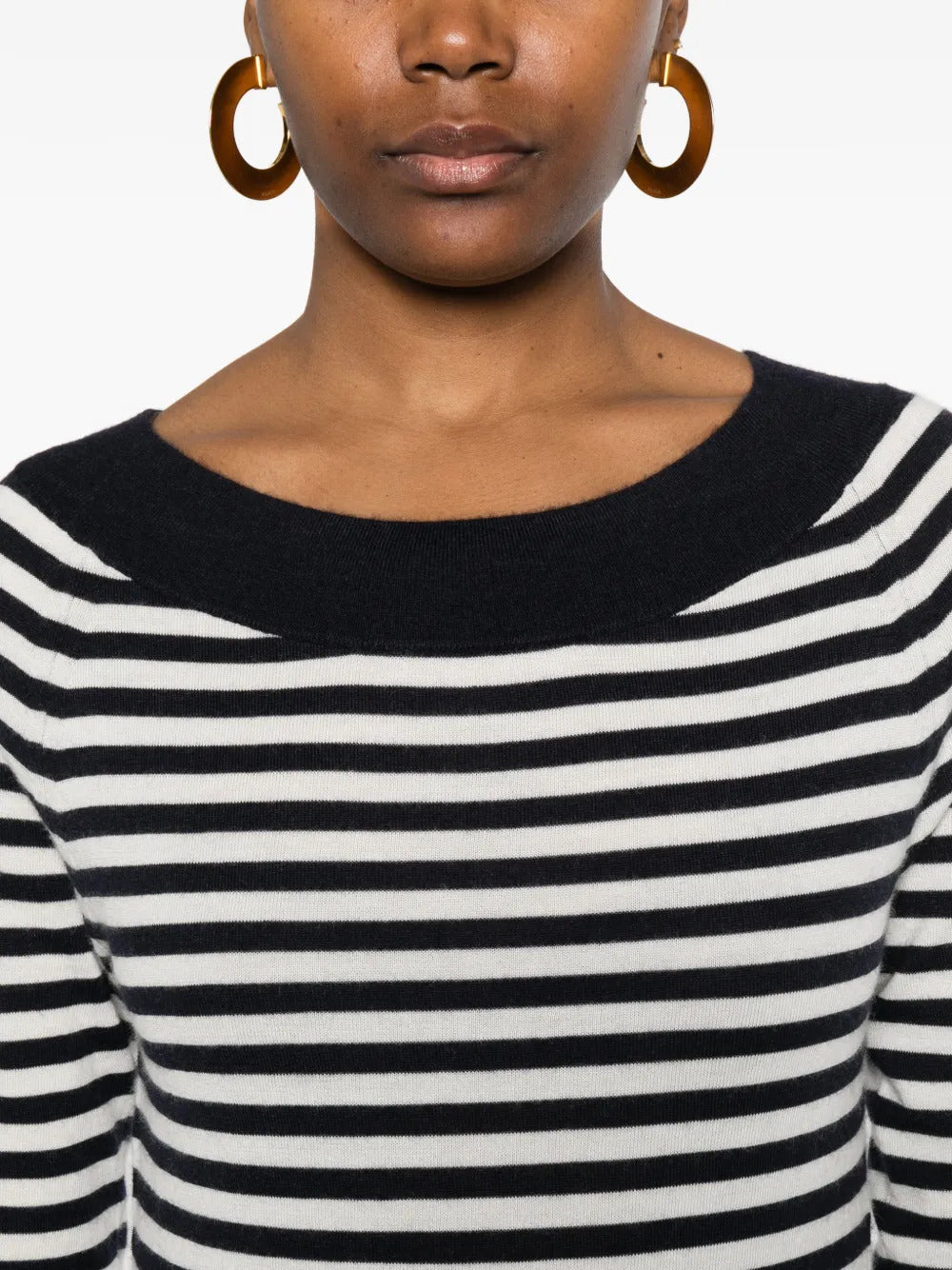 Lightweight cashmere sweater