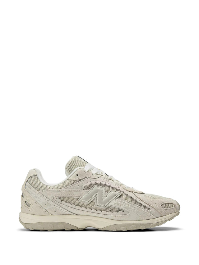 204L Sneakers