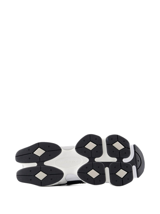 9060 Sneakers