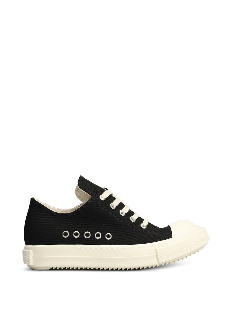 Extreme low sneaks