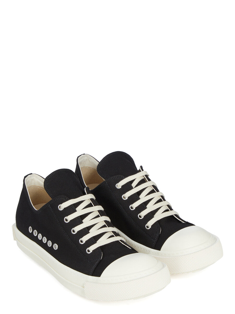 Extreme low sneaks