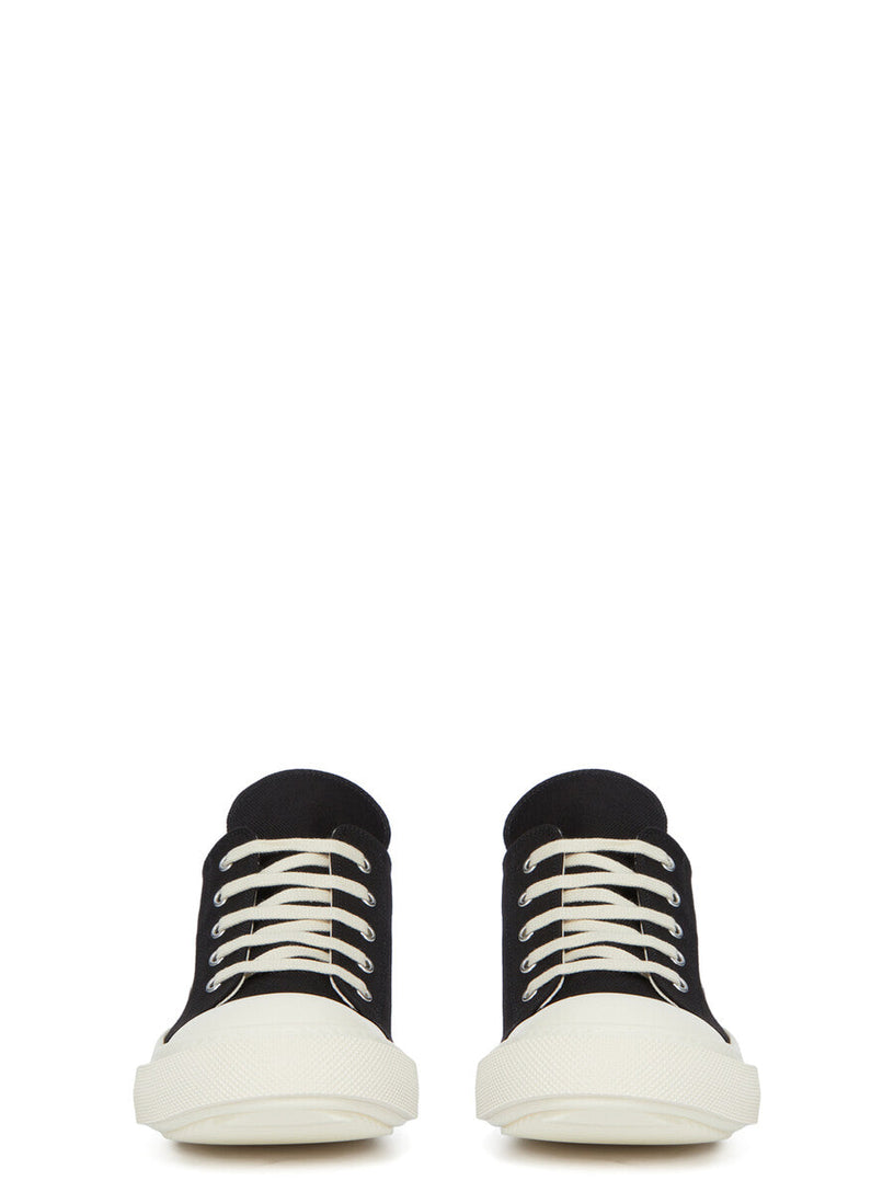 Extreme low sneaks