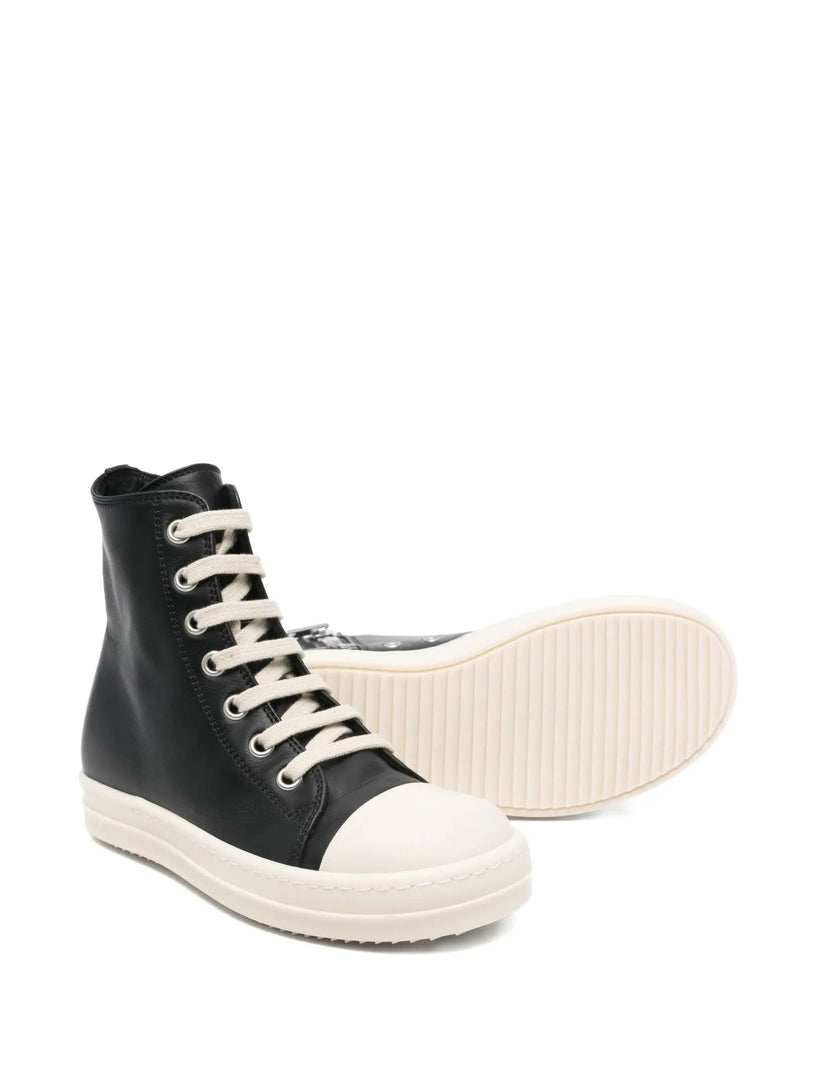 Sneaks
