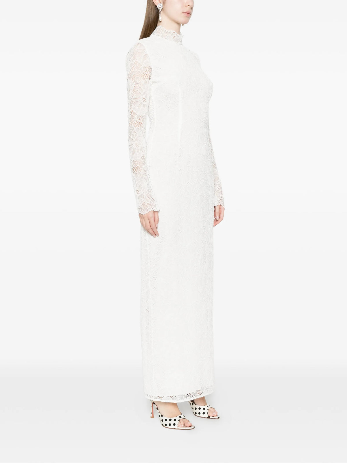 Crew-neck lace dress 
•Open back 
•Zip and button closure at the back 
•Back slit 
•Lined 
•100% polyester 
•Made in China