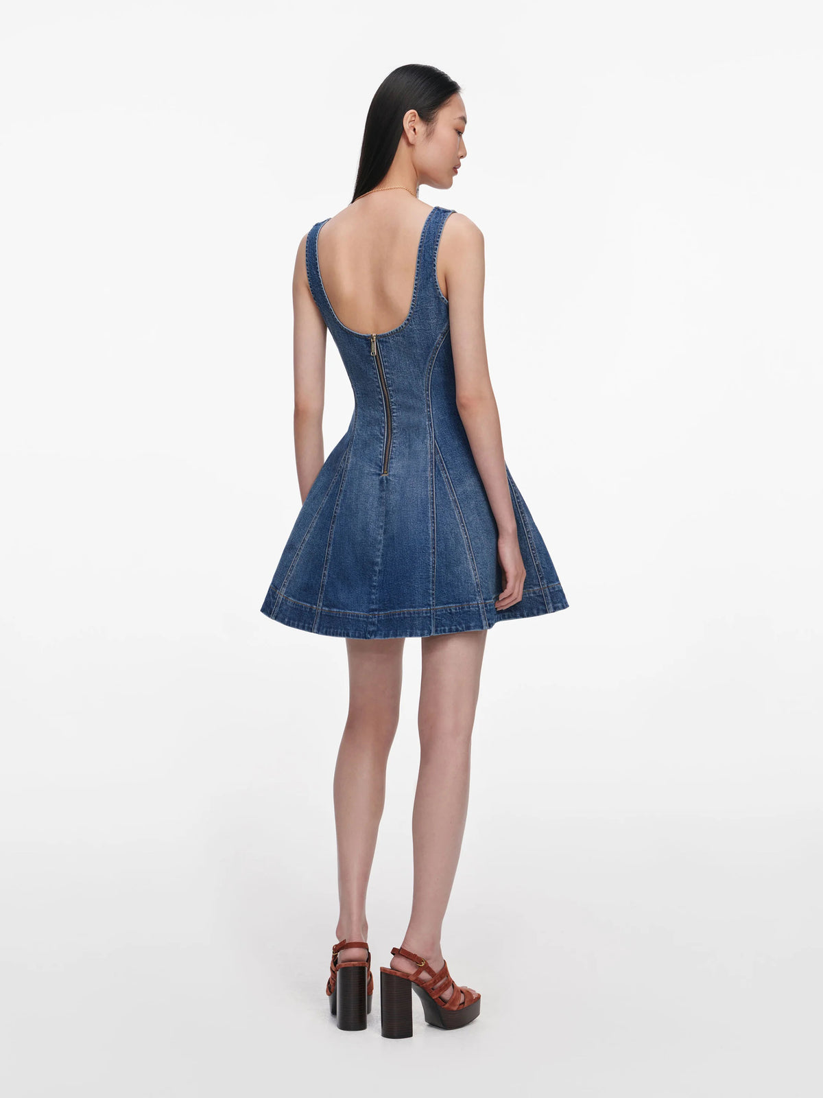 Mini abito svasato in denim
