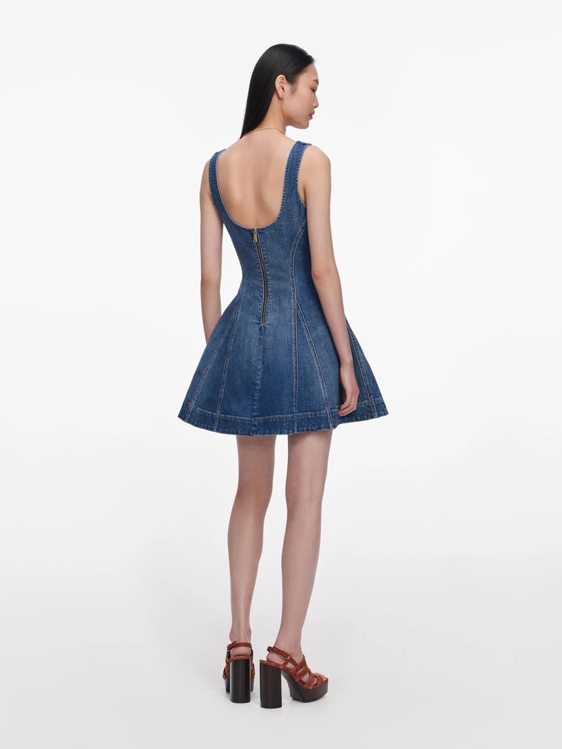 Mini abito svasato in denim