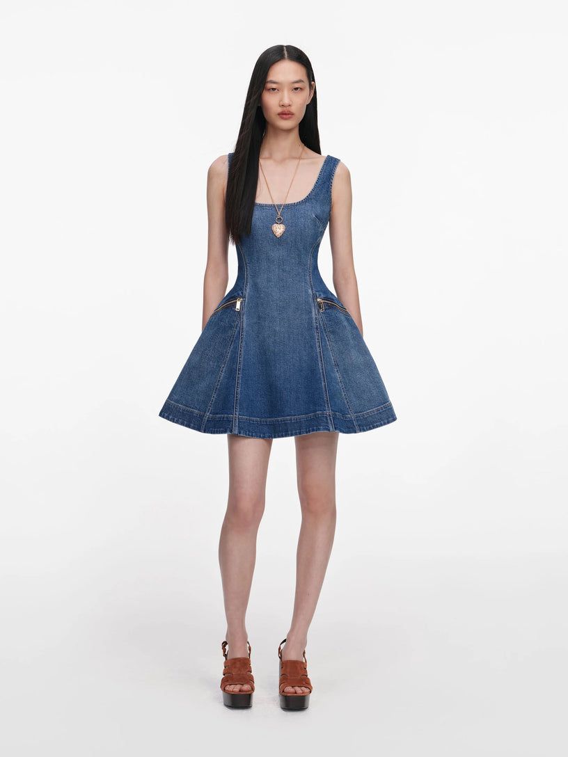 Mini abito svasato in denim