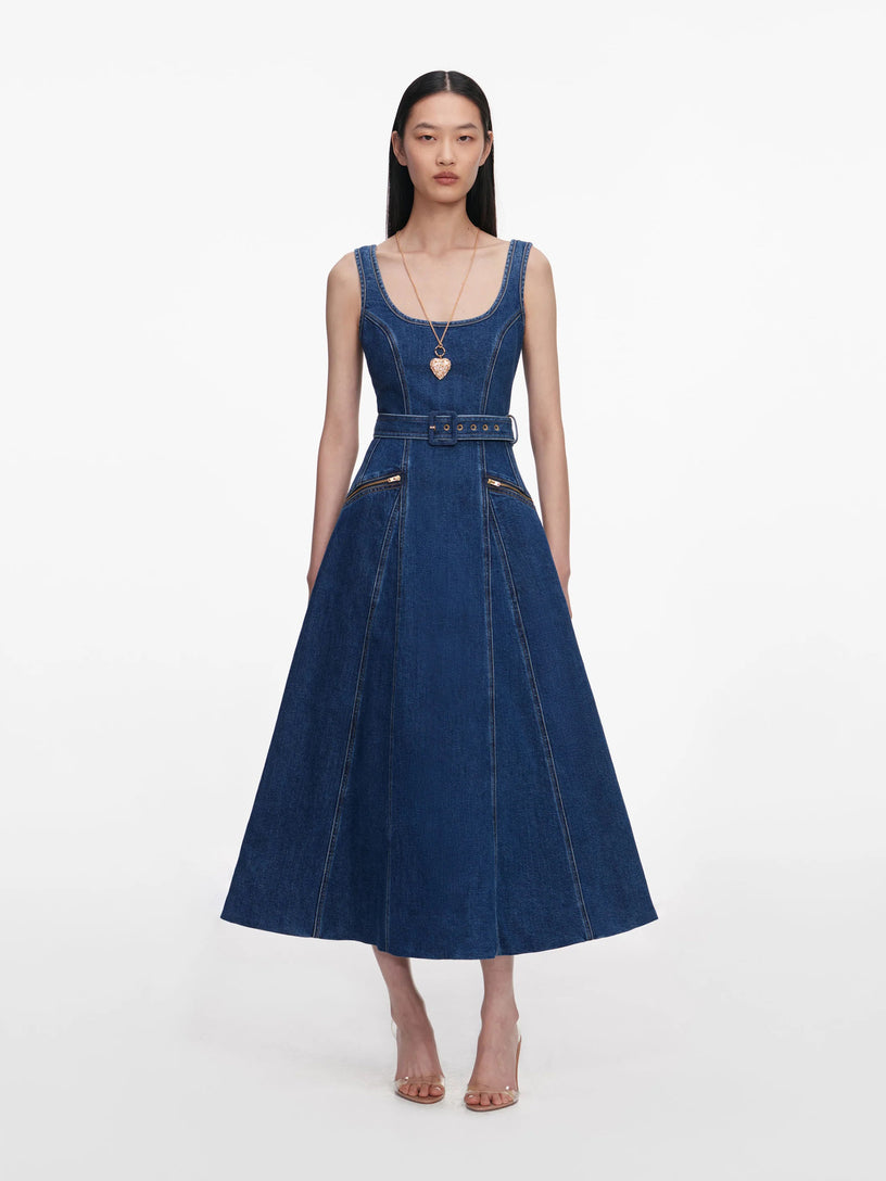 Abito midi in denim svasato con cintura