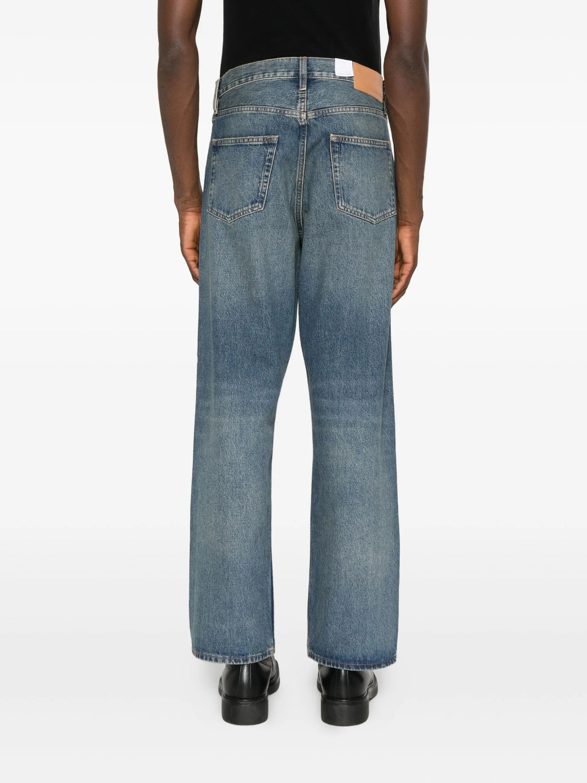 Loose jeans