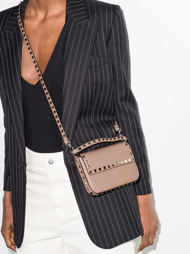 VLogo Signature Grainy Calfskin Wallet With Chain